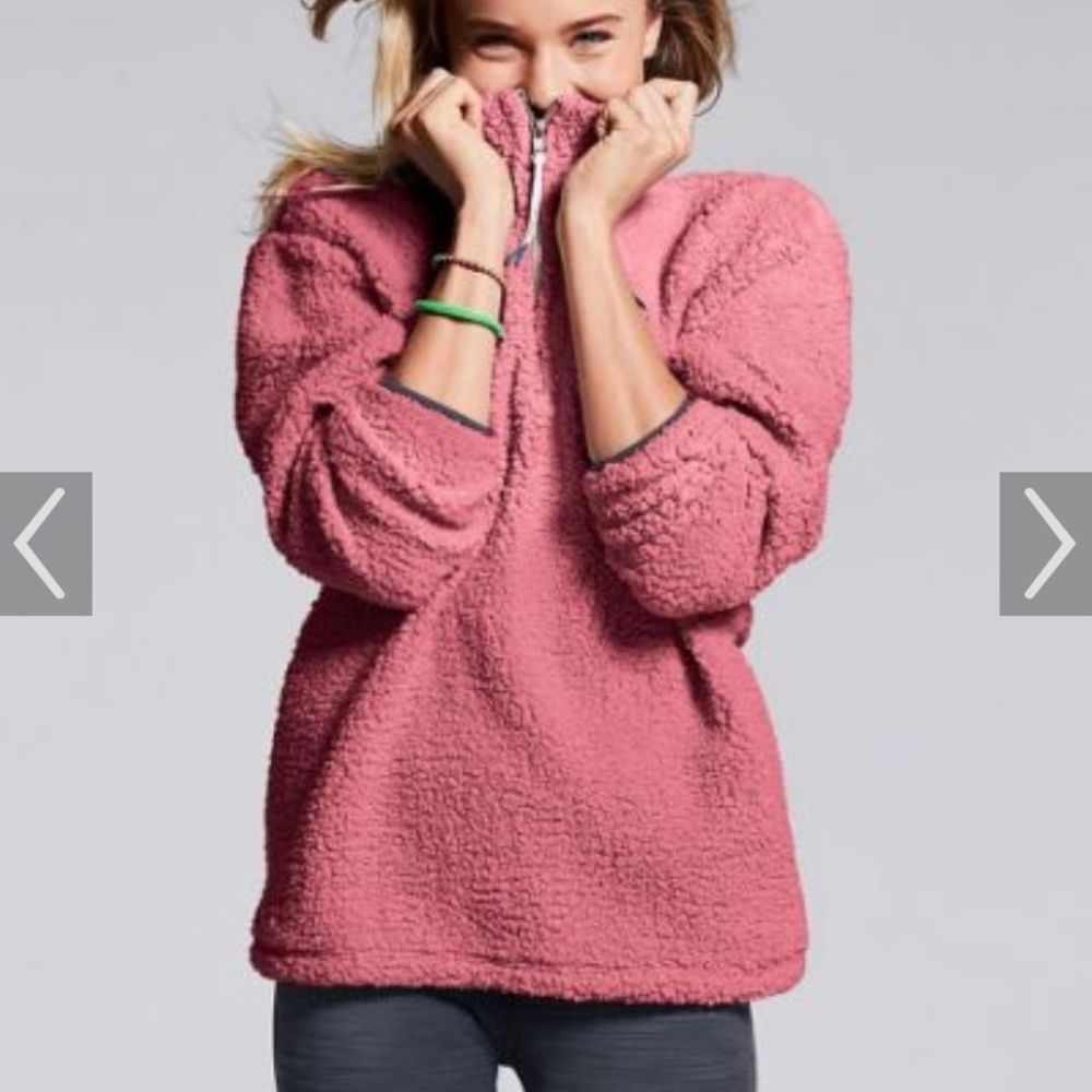 VS PINK SHERPA SIZE XS